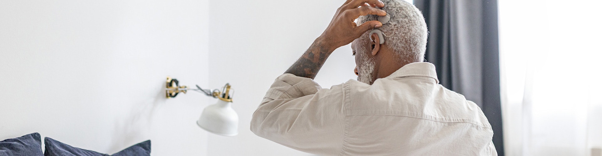 Um usuário mais velho do SONNET 3 prepara-se para um dia mais próximo da audição natural